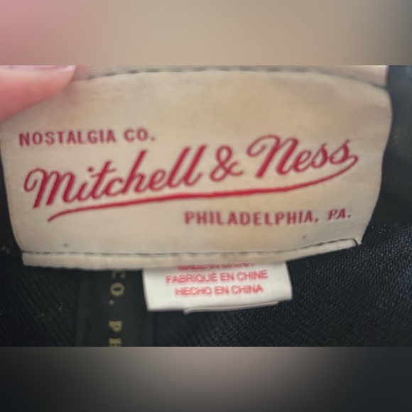 Mitchell & Ness Brooklyn Nets Black and Gray SnapBack Baseball Cap Hat NWOT - Picture 4 of 6